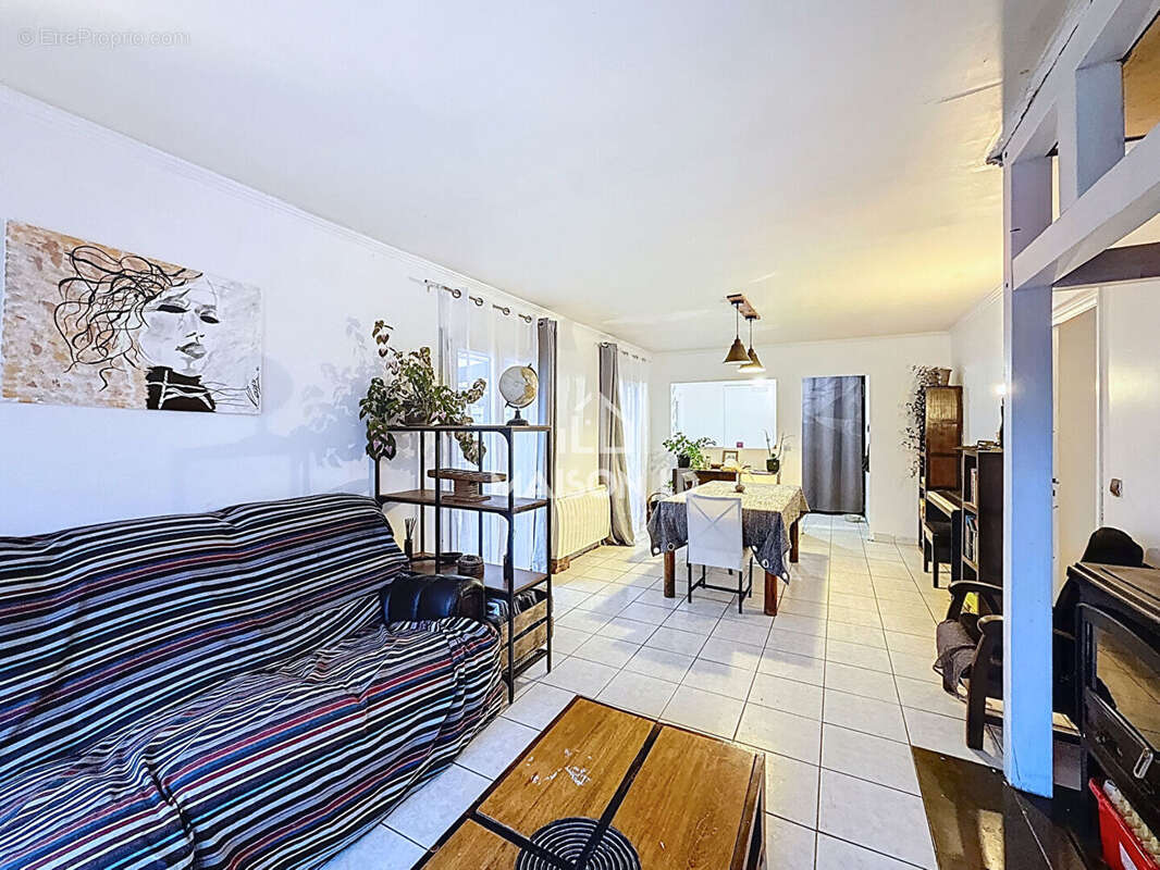 Maison à FONTENAY-LE-PESNEL