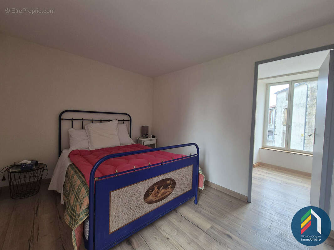Maison à MONTOURNAIS
