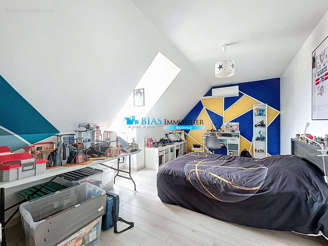 Maison à FIQUEFLEUR-EQUAINVILLE