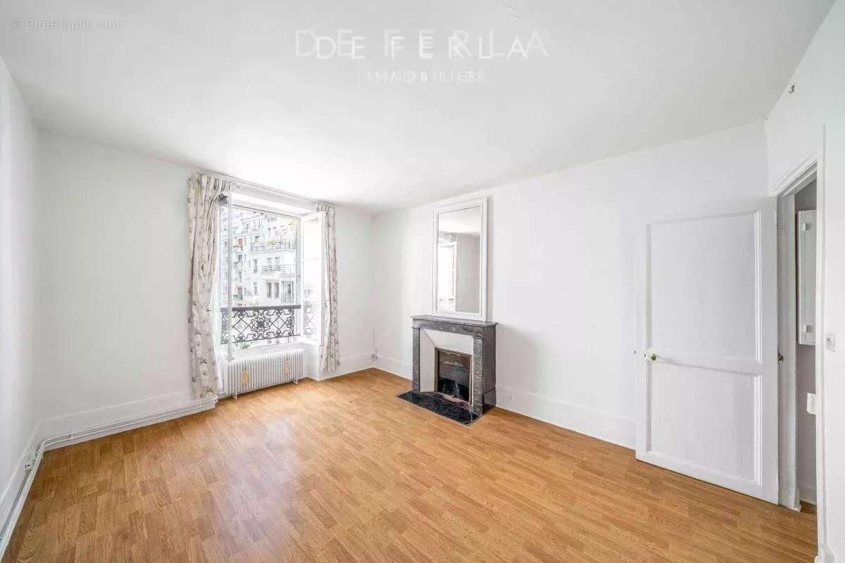 Appartement à PARIS-7E