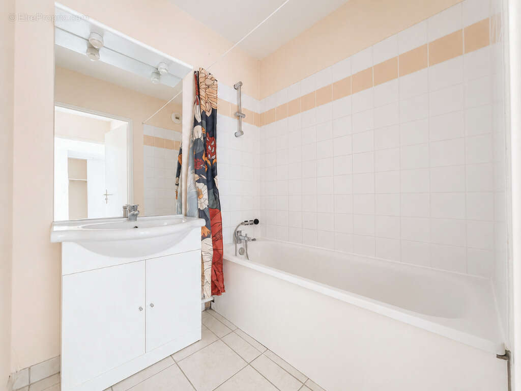T2 avec balcon et parking en résidence sécurisée ! - photo 5