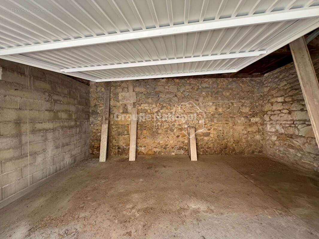 2 maisons avec jardinet et garage à Jonquieres Saint Vincent - photo 10