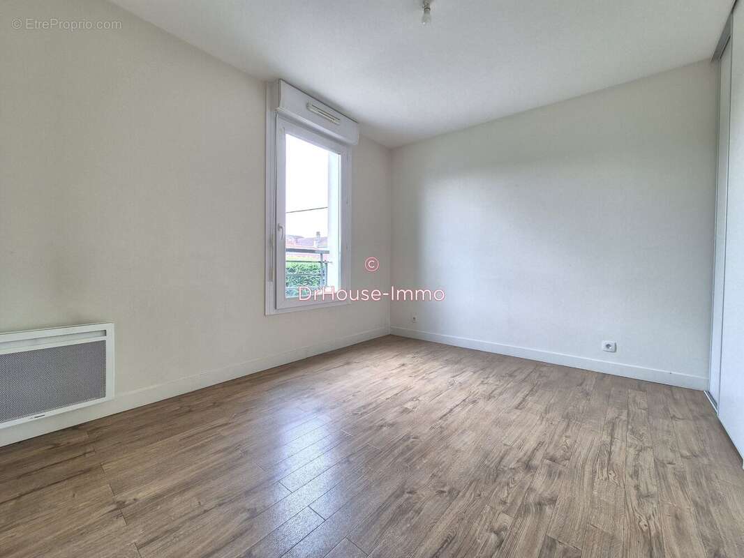 Appartement à LES MUREAUX