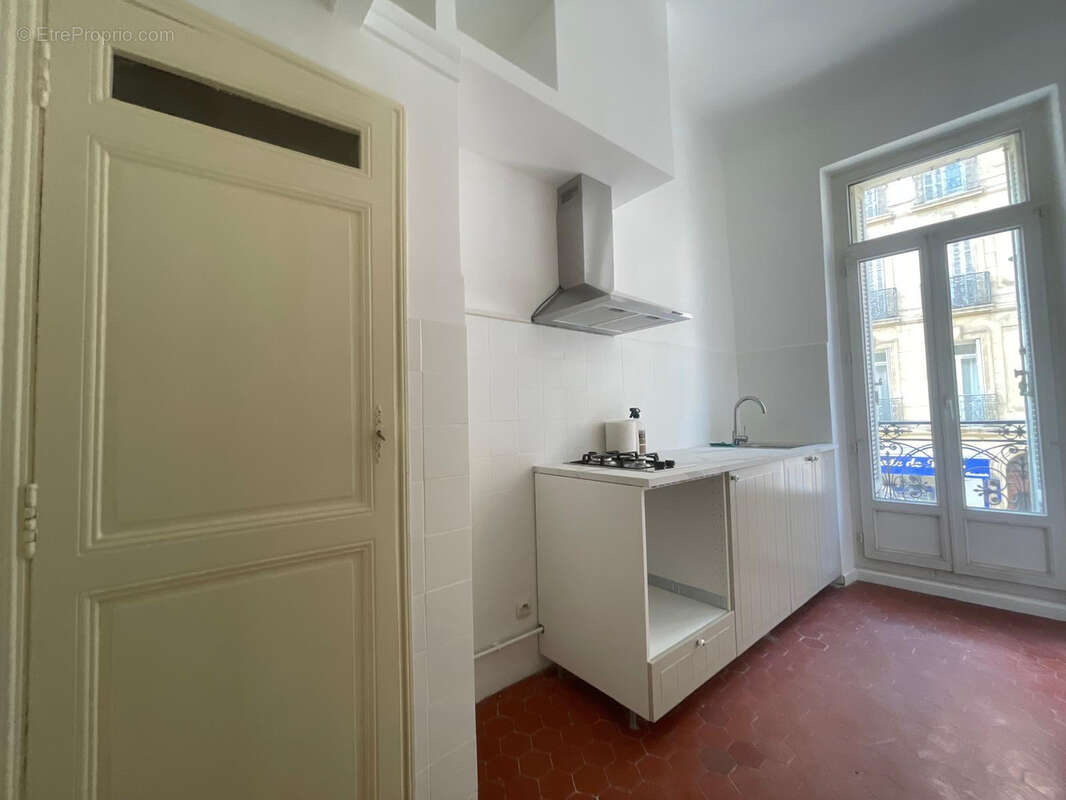 Appartement à MARSEILLE-4E