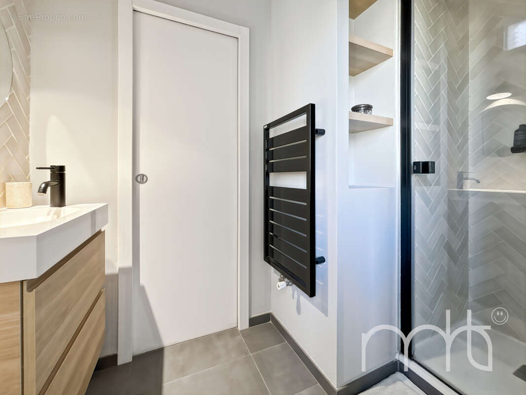 Appartement à LA GARENNE-COLOMBES