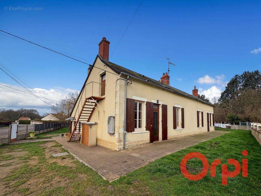 Maison à LA GUERCHE-SUR-L'AUBOIS