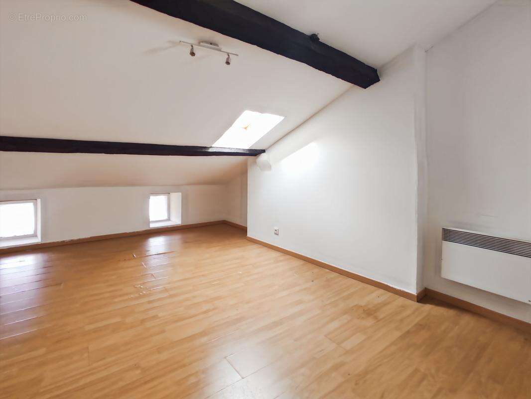 Appartement à SAINT-ASTIER