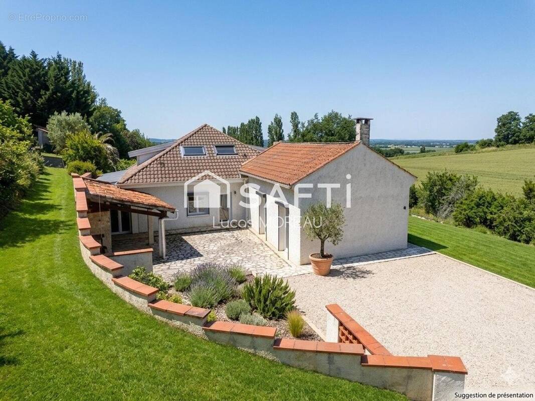 Photo 1 - Maison à VILLEBRUMIER