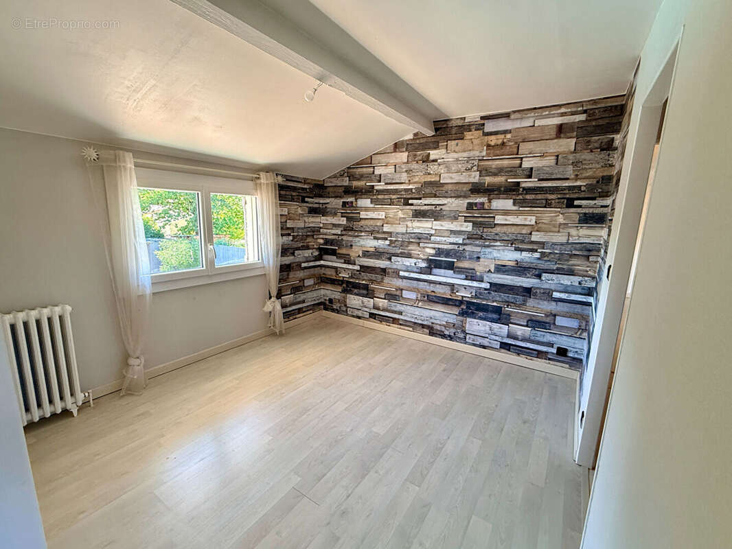 4 CHAMBRES avec garage et jardin - photo 7
