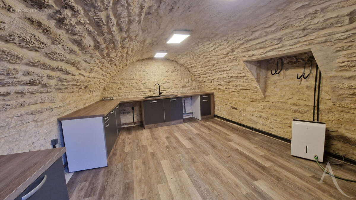 Maison à JOUY-MAUVOISIN