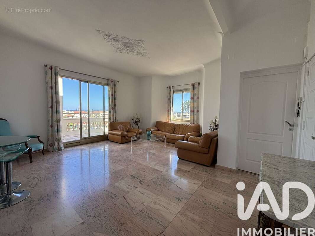 Photo 2 - Appartement à SAINT-LAURENT-DU-VAR
