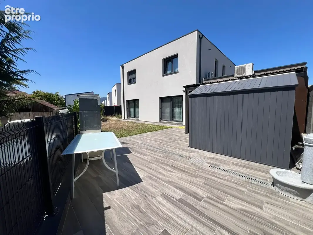 Maison familiale de 150 m2 avec 5 chambres, grand garage, cave et dépendance - photo 2