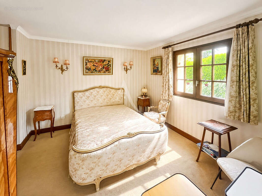 Maison Vaux Sur Seine 207m² - 6 chambres - photo 8