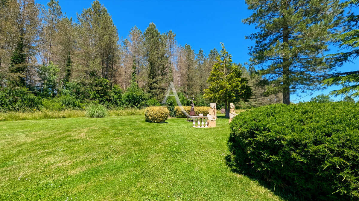 Exceptionnelle propriété de caractère avec gîte et dépendances - photo 17