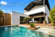 Villa moderne avec piscine et deck en bois - Maison à VILLENEUVE-LES-MAGUELONE