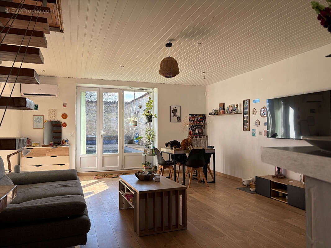 Maison à SAINT-GEORGES-DU-BOIS