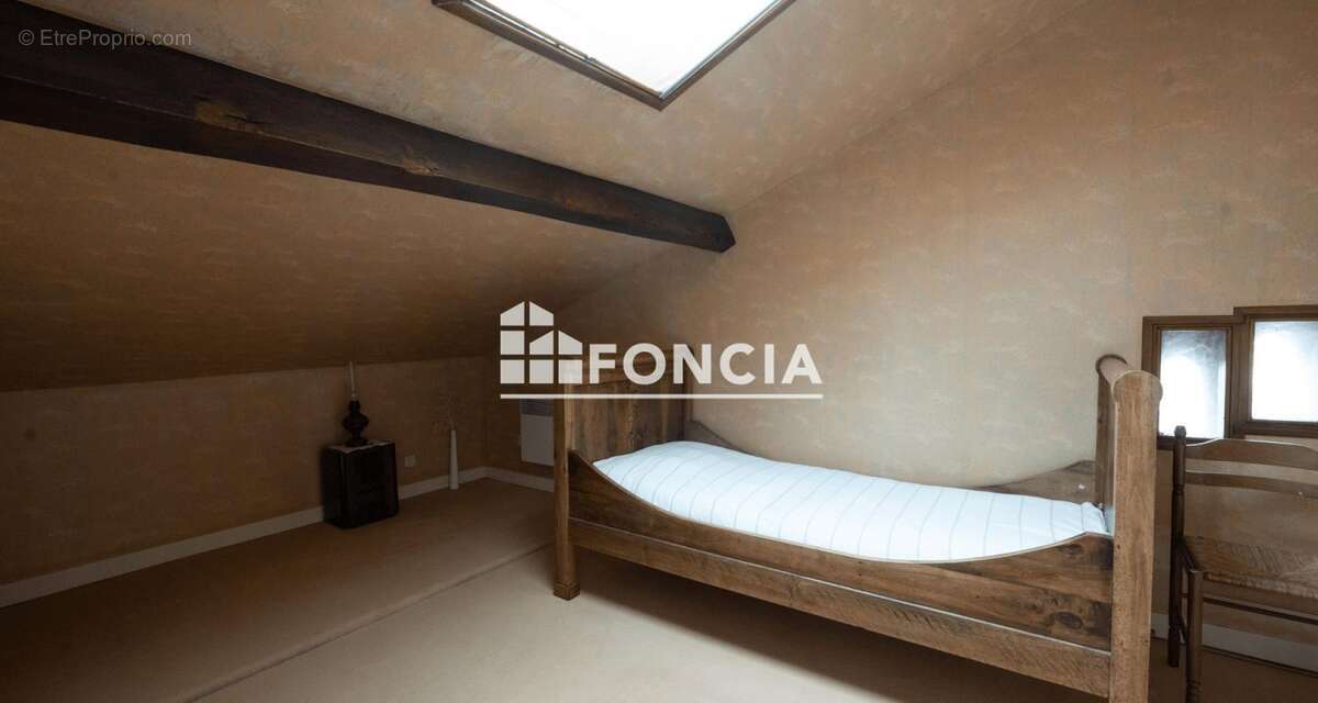 TOURNON nord, proche de toutes les commodités, maison lumineuse à rénover - photo 12