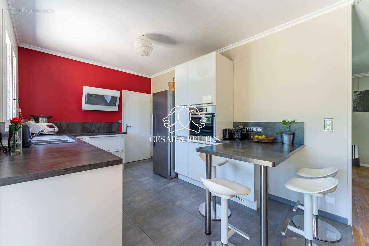 Maison 180 m² à Lissieu  - photo 7