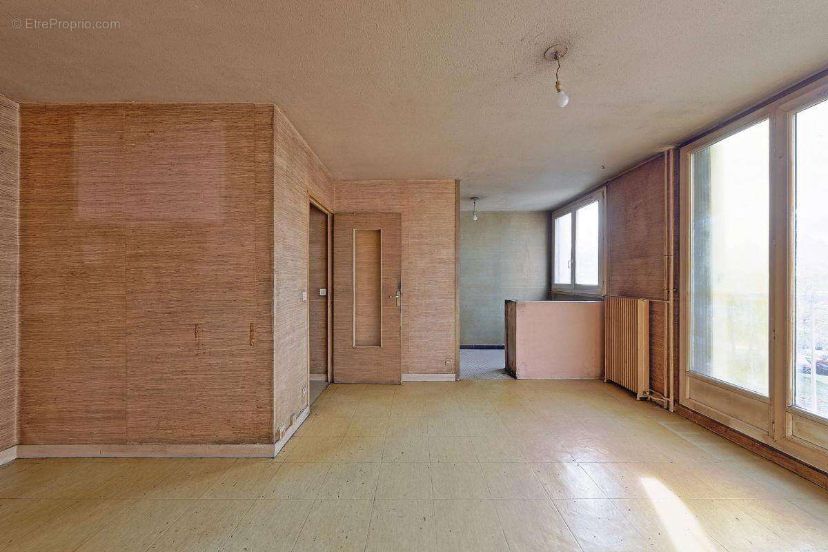 Appartement à LE PLESSIS-TREVISE