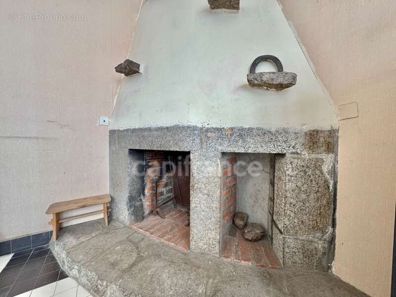 Maison à FERRIERES-SUR-SICHON