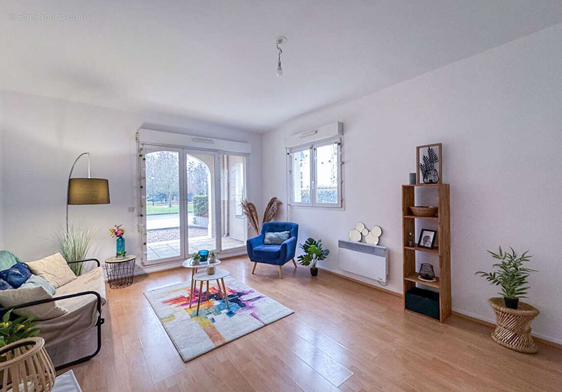 Appartement à DAMMARIE-LES-LYS