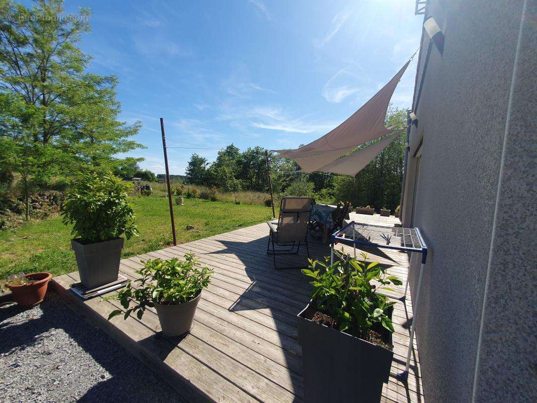 Maison à LABLACHERE