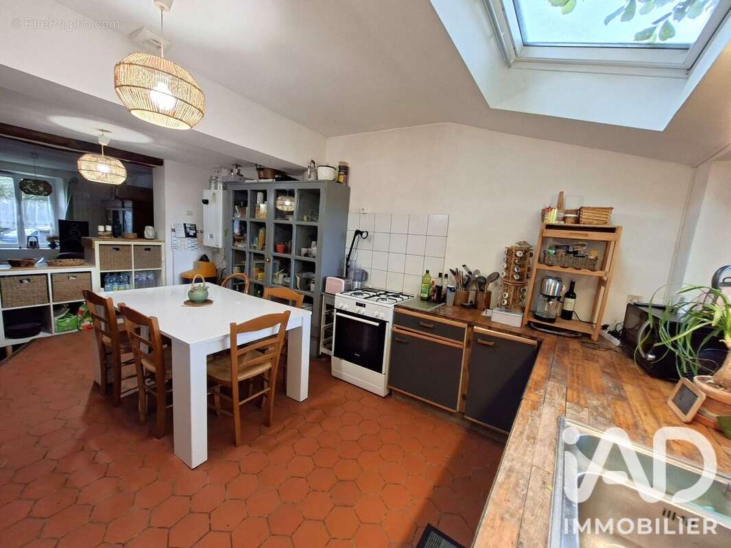 Maison 107 m² à Le Plessis-Aux-Bois  - photo 2