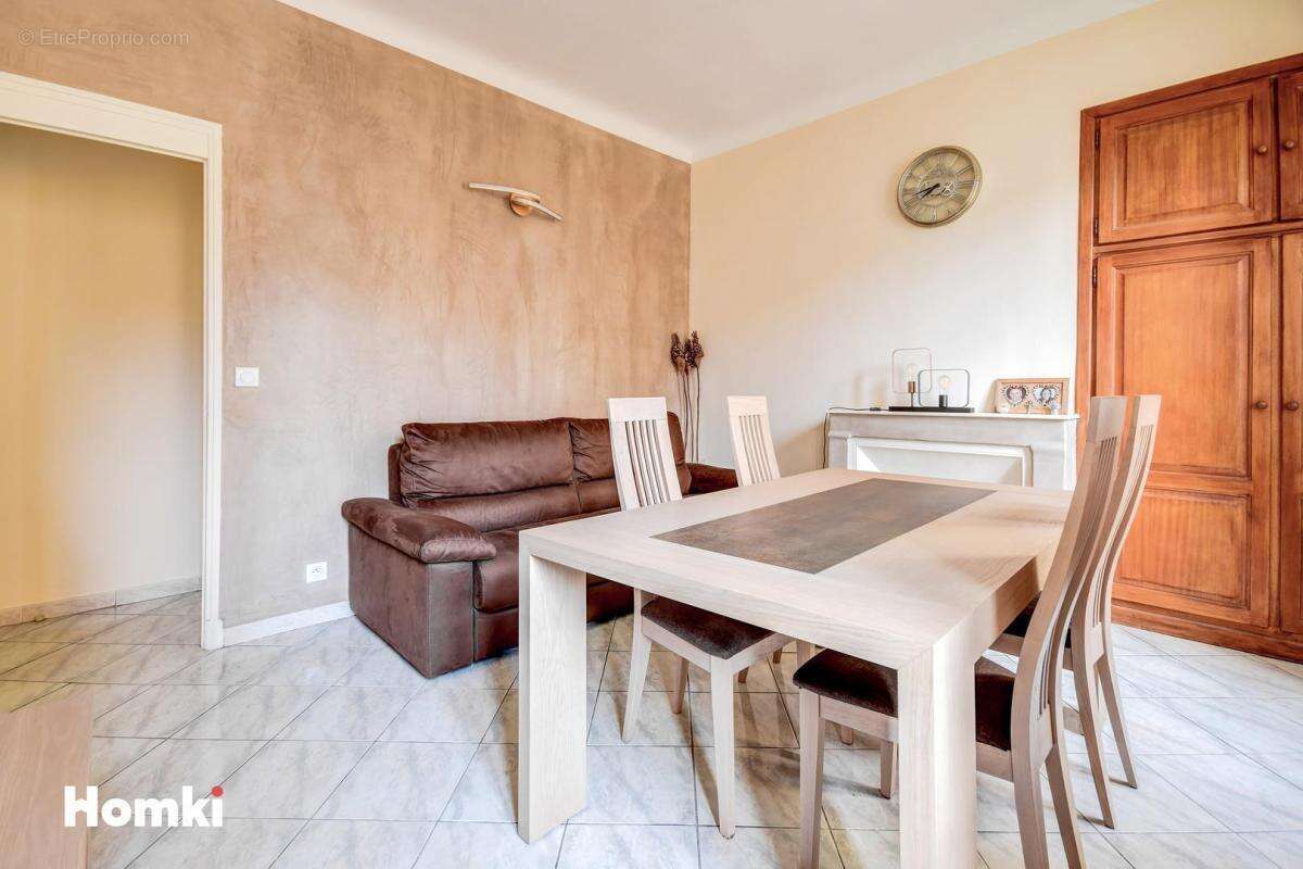 Appartement à MARSEILLE-7E