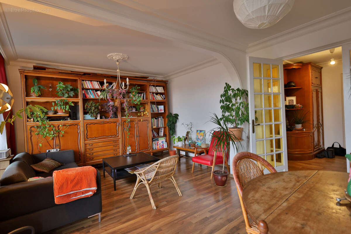 Appartement T3 - 72,42m2 habitables - Balcon - Cave - photo 2