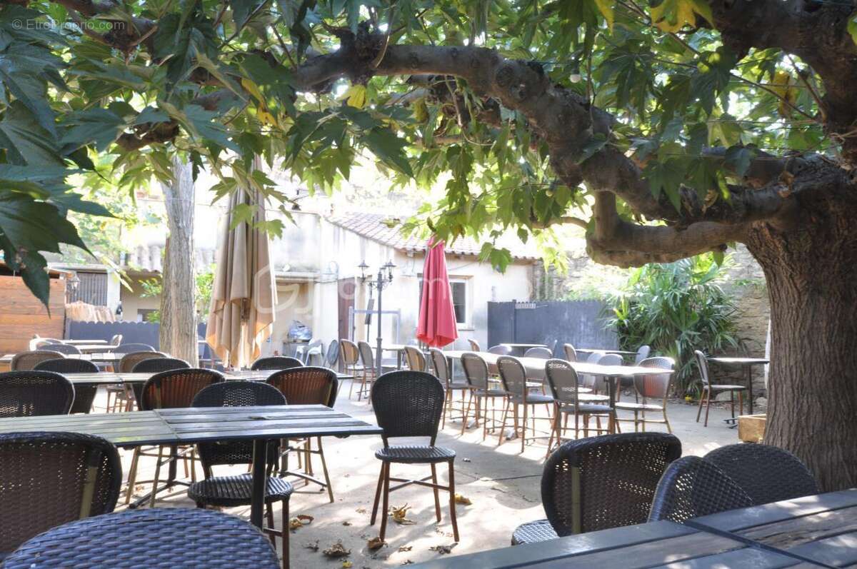 Commerce à REMOULINS