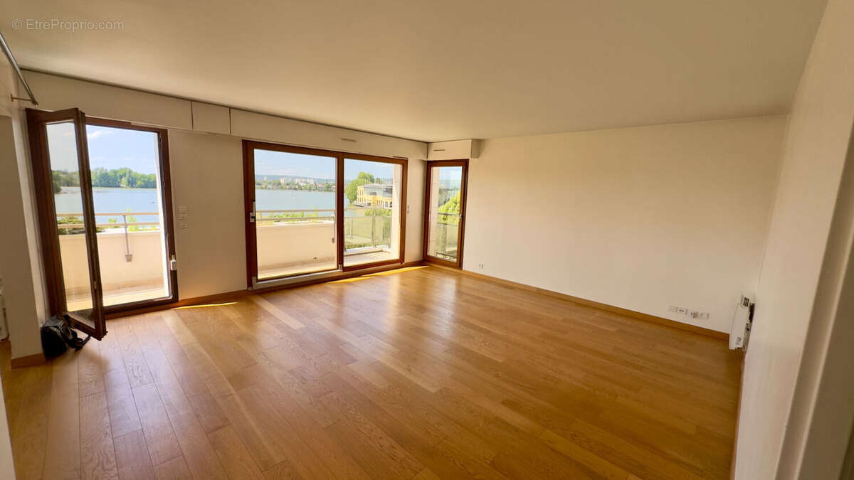 Appartement à ENGHIEN-LES-BAINS