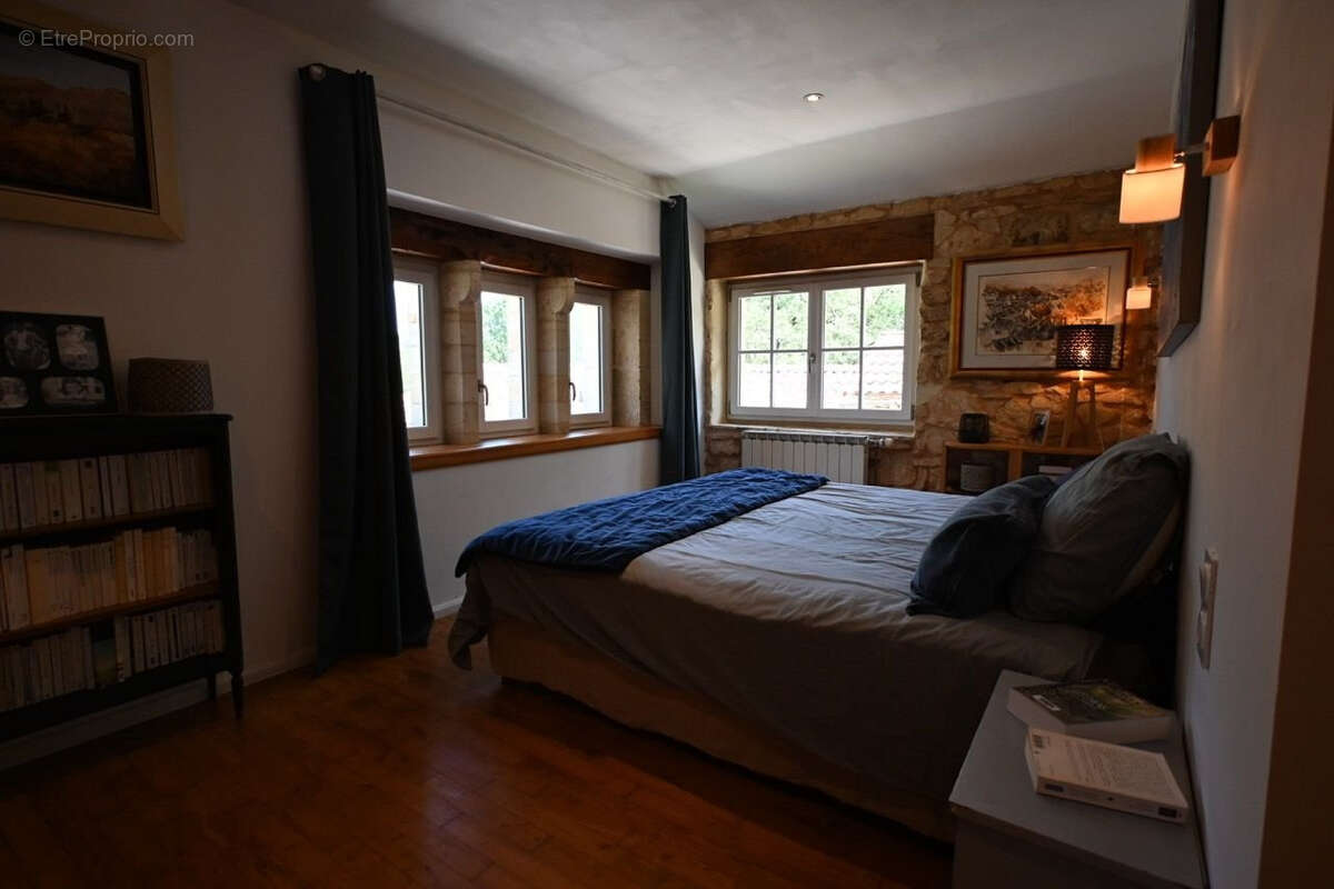 Maison à PUY-L&#039;EVEQUE