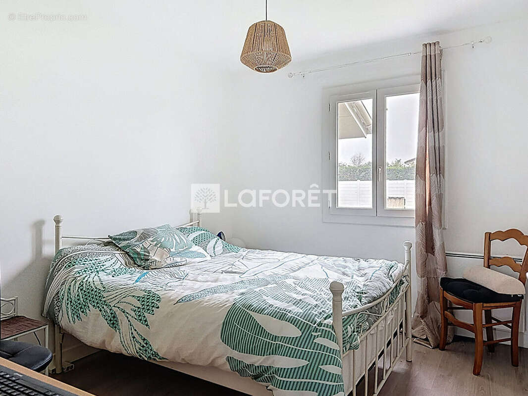 Maison à SAINT-ETIENNE-SUR-CHALARONNE