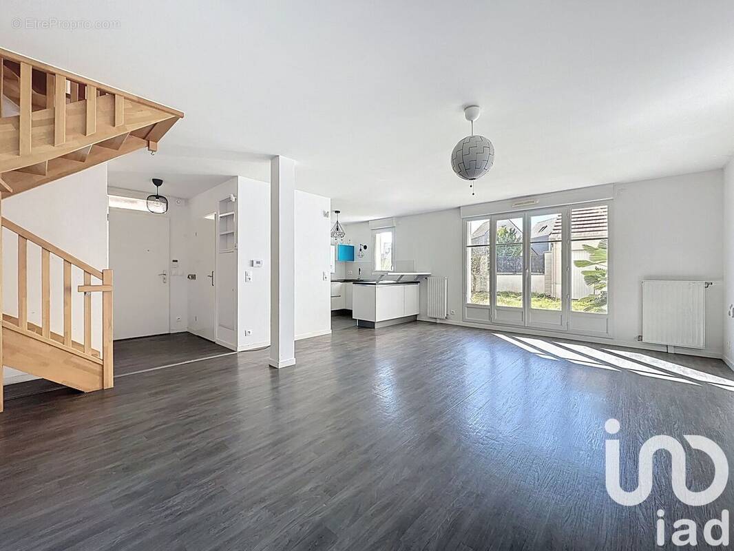 Photo 1 - Maison à SAINT-PIERRE-DU-PERRAY