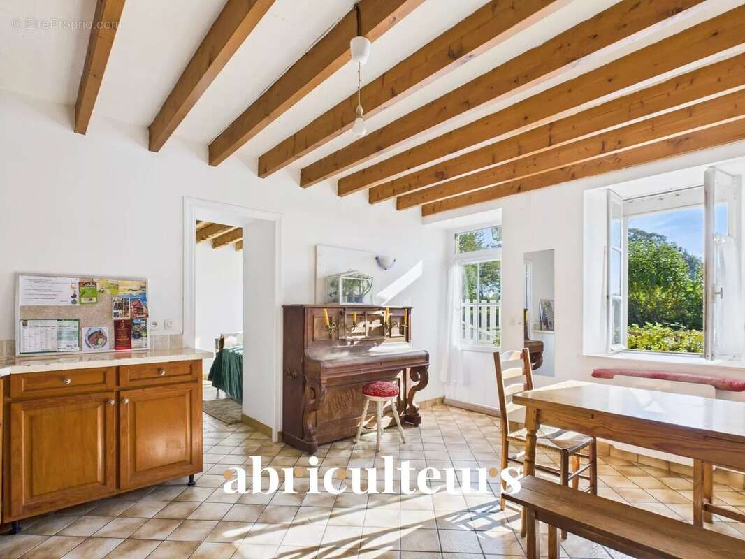 Maison à SAINT-MARTIN-DE-BONFOSSE