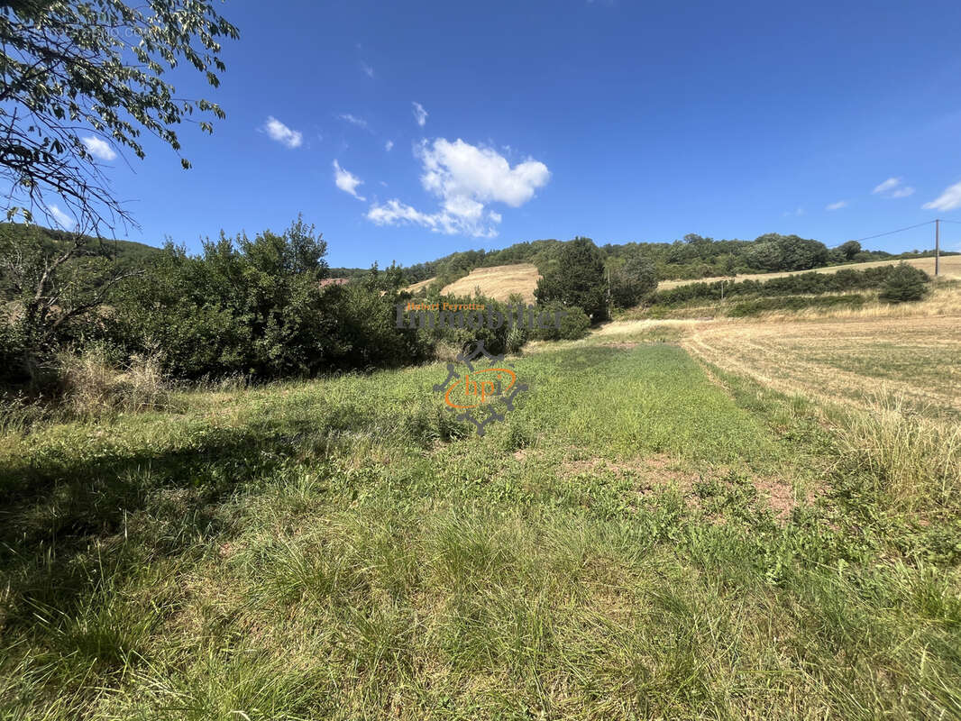 Vente maison de campagne sur terrain de 1ha 2768ca - photo 2