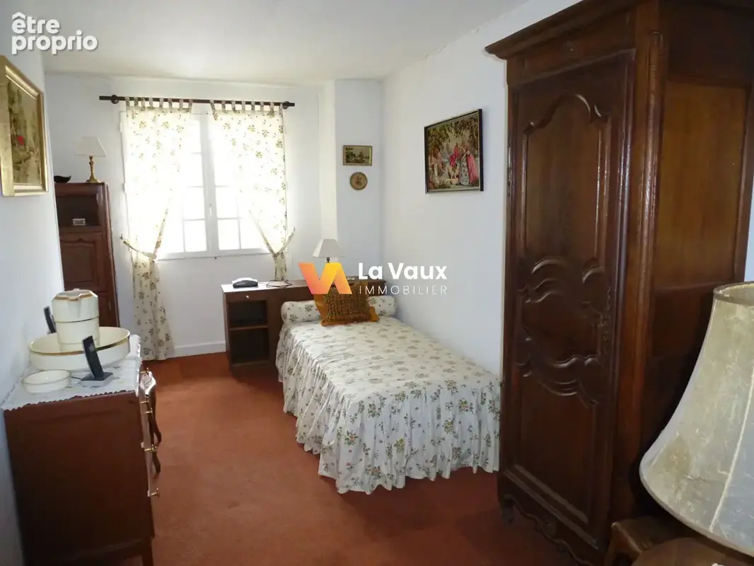 THELOD, secteur XEUILLEY : grande maison de village 180 m² - photo 11