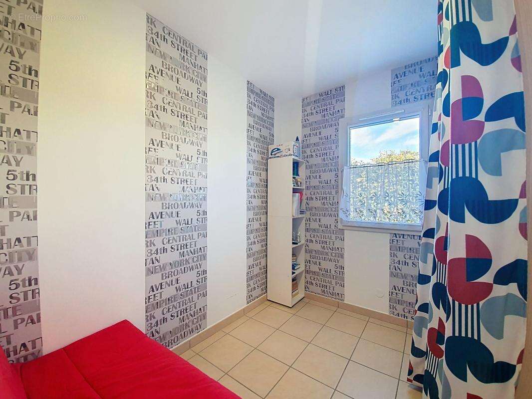 Maison à SAINT-LAURENT-DE-LA-SALANQUE