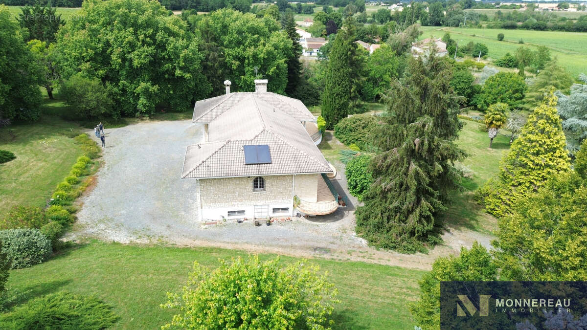 Belle maison en pierre avec grand terrain - photo 19