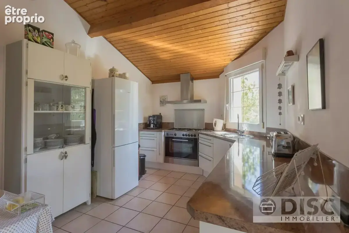 Belle maison moderne avec 1 hectare de terrain et belles vues - photo 7