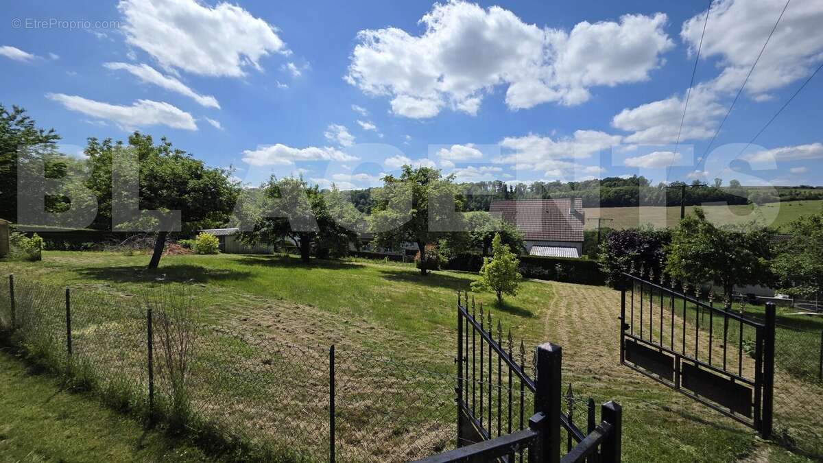 20250530_144327 - Terrain à FRANCHEVAL