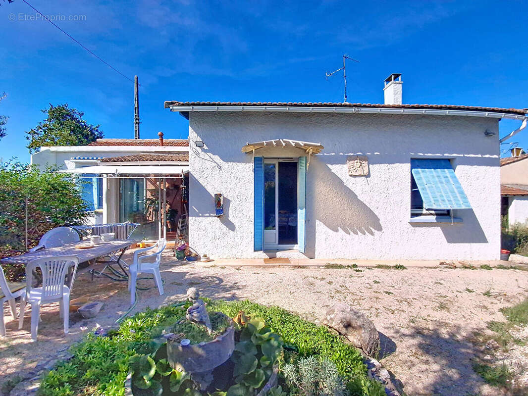 Maison à LES ANGLES