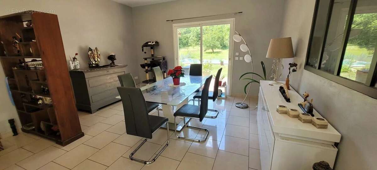 Maison à MONTAIGU-DE-QUERCY