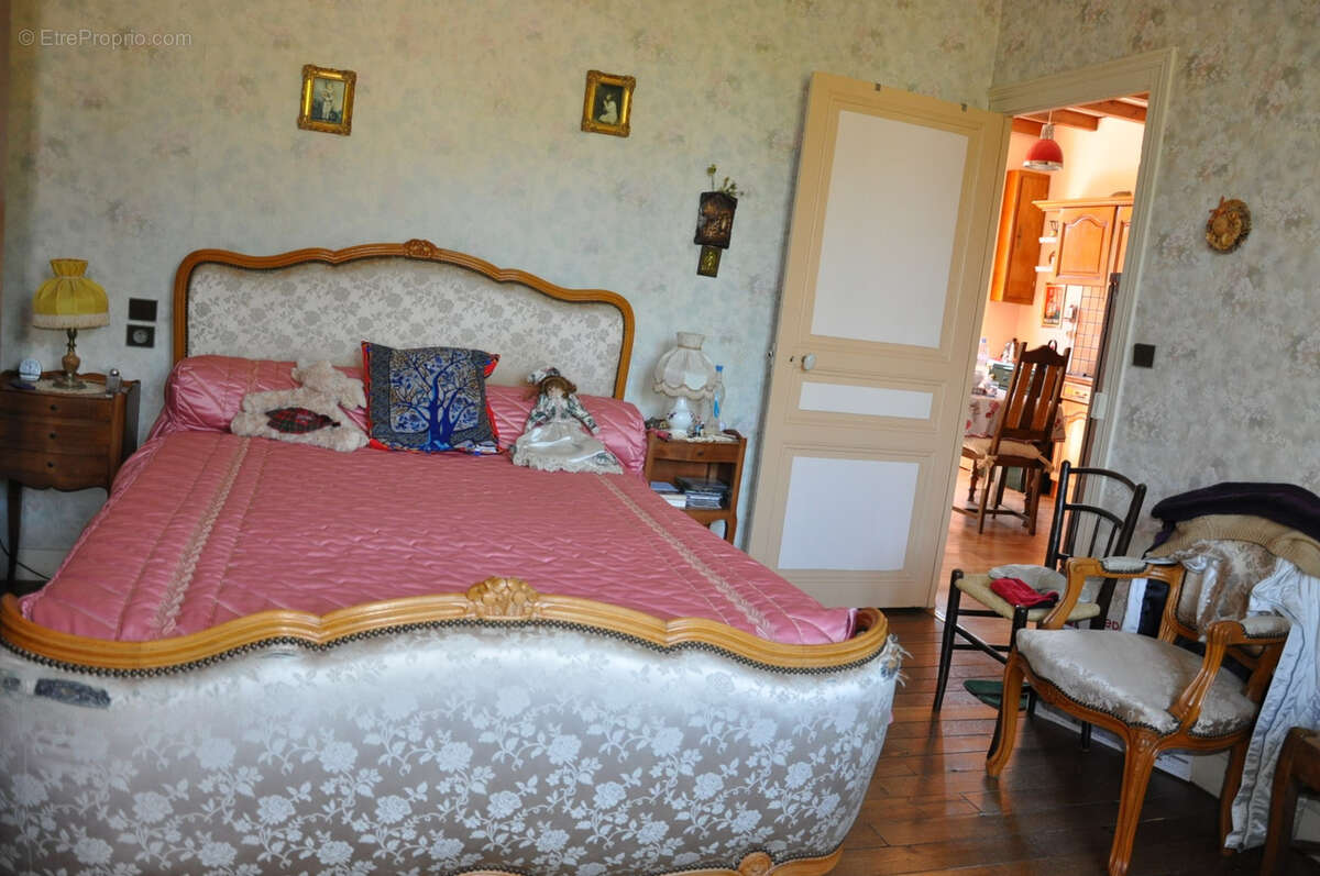 Belle maison proche du centre-ville, avec 3 chambres et un très beau jardin clos (parcelle de 727 m2). - photo 6