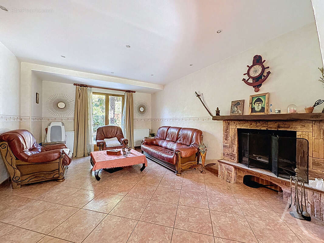 Maison à ROSNY-SUR-SEINE