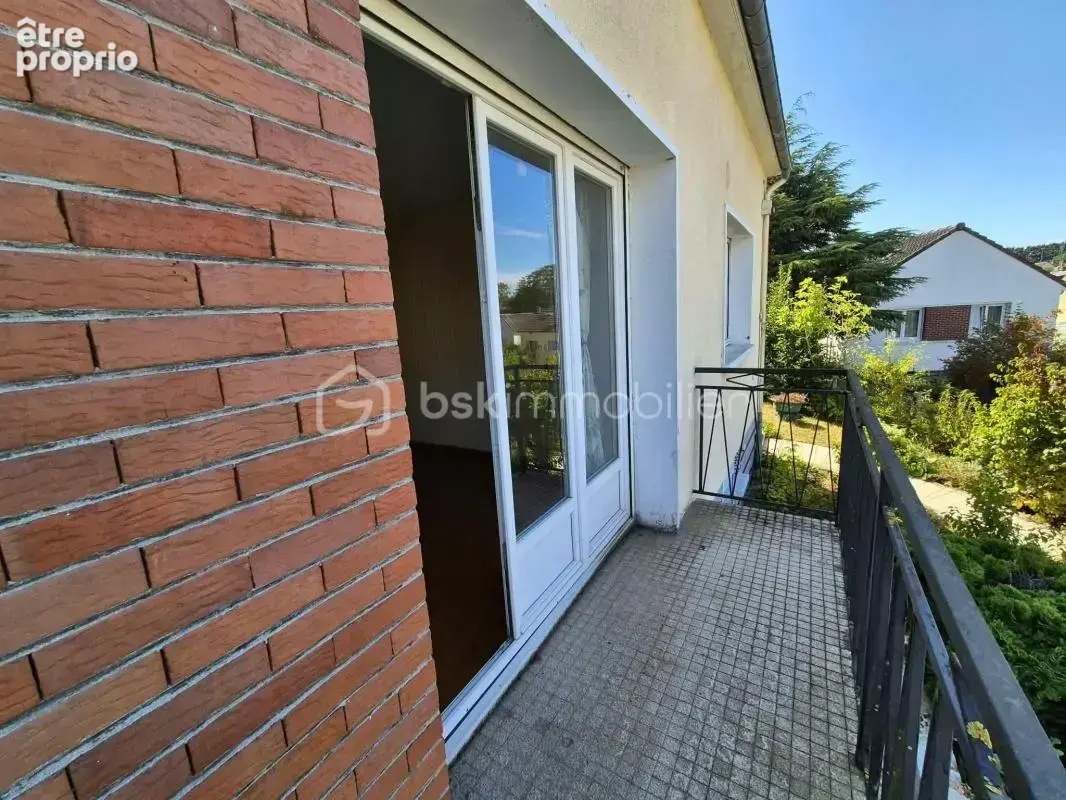 Maison 93m² centre-ville avec terrain 448m², veranda+balcon,sous-sol complet et Gare - photo 3