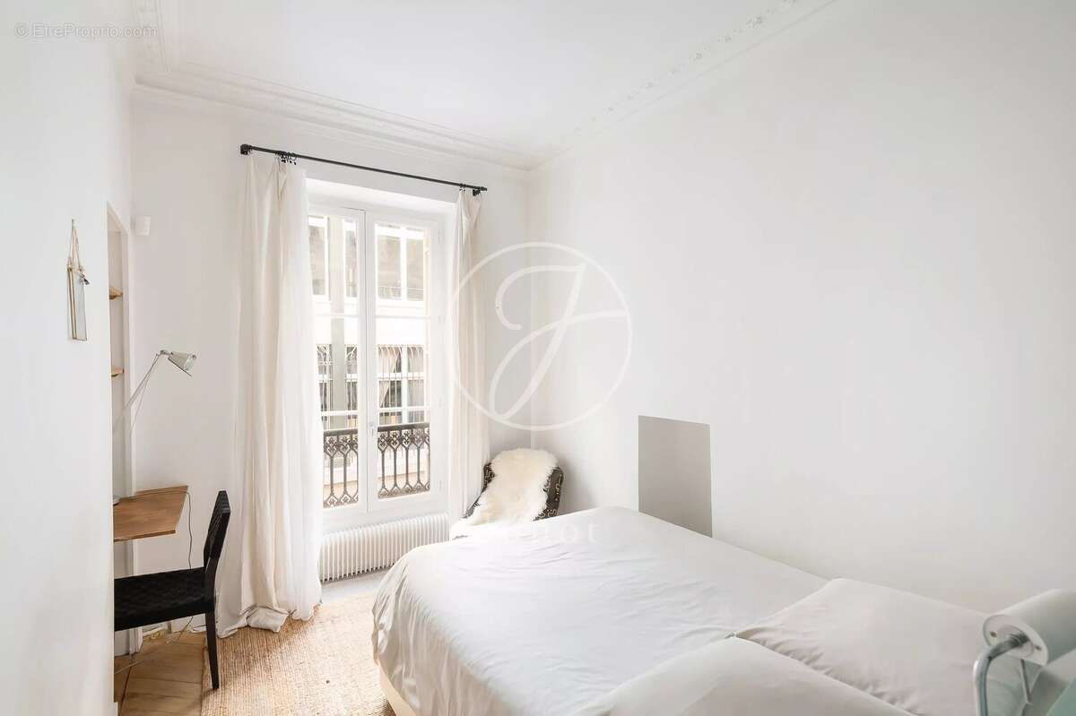 Appartement à PARIS-10E