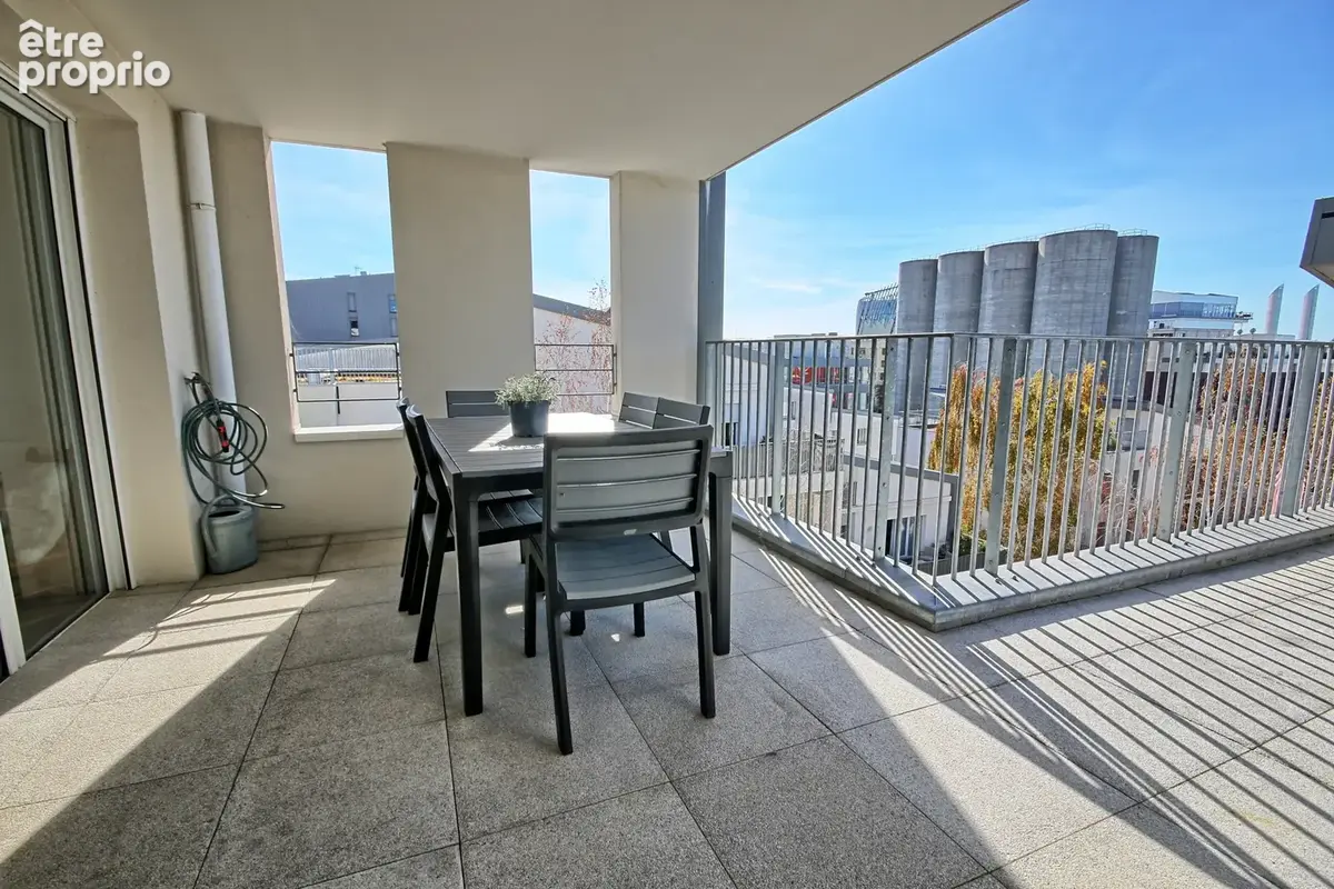 Bassins à flot, T2 de 47m2 avec terrasse 30 m2 plein sud, balcon et garage - photo 9