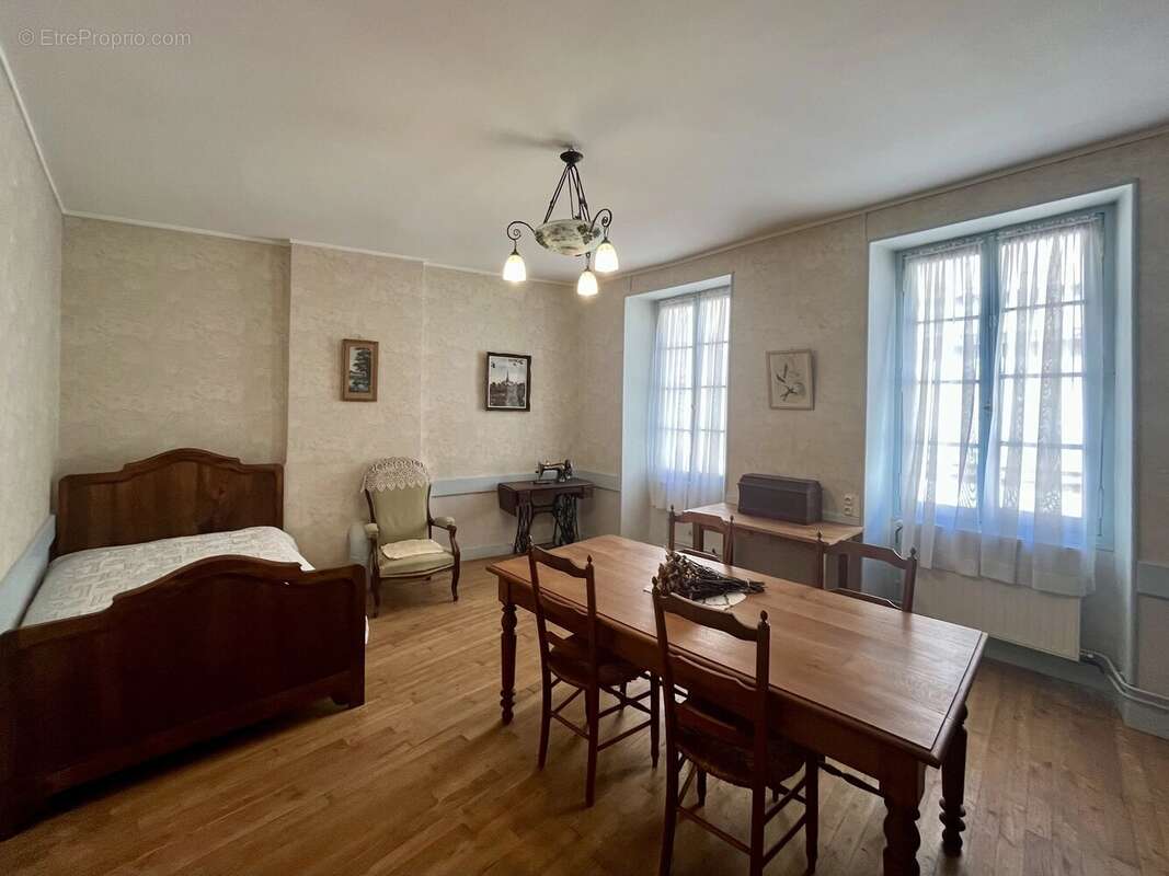 Maison à AUBETERRE-SUR-DRONNE