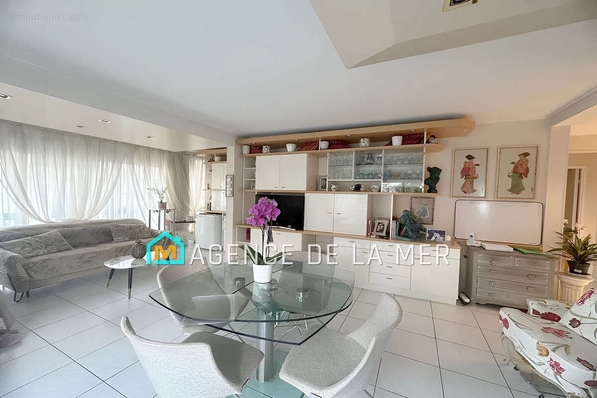Appartement à MANDELIEU-LA-NAPOULE
